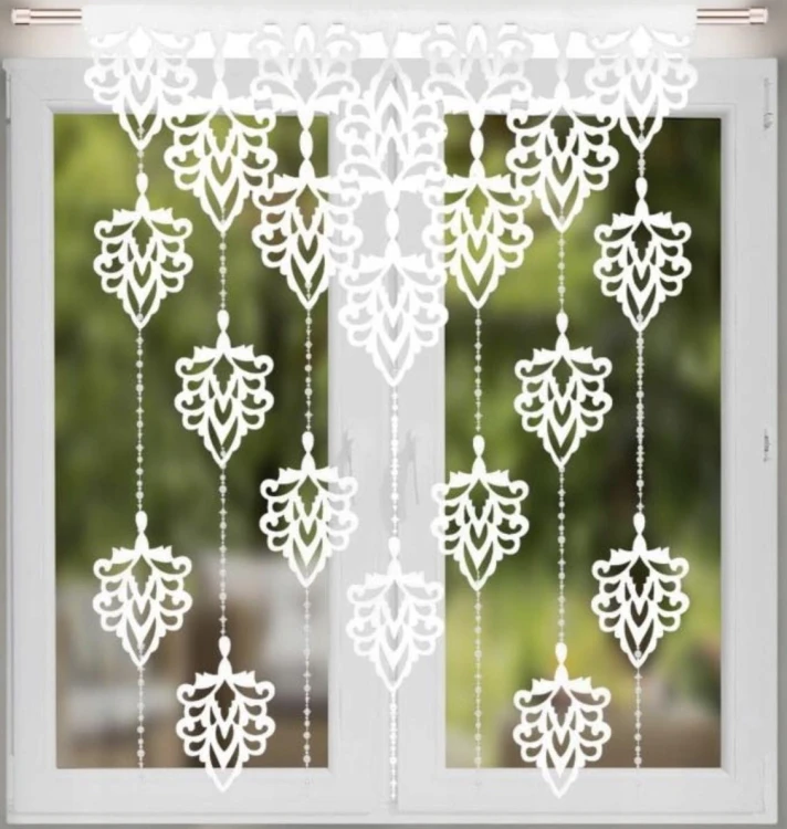 panel-bialy-z-zawieszkami-115x150cm