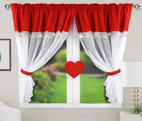 FIRANA-ZDOBIONA-CYRKONIAMI-Z-SERDUSZKIEM-400x145-Szerokosc-400-cm